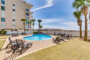Waterfront Fort Walton Beach Condo Pool Access!