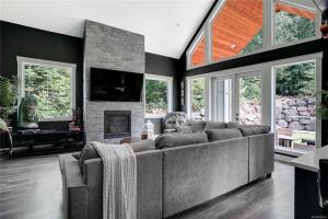 Shawnigan Lake Retreat with Theatre