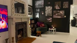 Bright & Spacious 2-Bed Townhouse