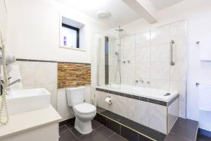 Beachfront Apartment Blackmans Bay