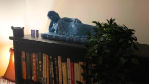 Bright & Spacious 2-Bed Townhouse