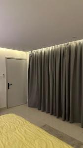 استيديو بحي العقيق مودرن بتصميم هادى