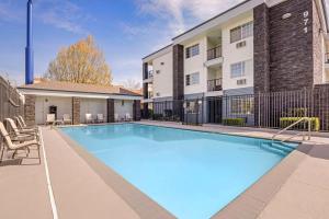 Best Western Plus Grand Manor Inn