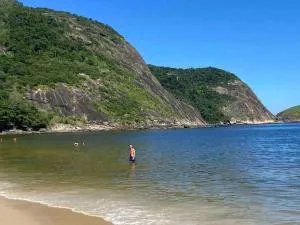 Loft Itaipu Na Rua da Amizade - 伊泰普阿苏