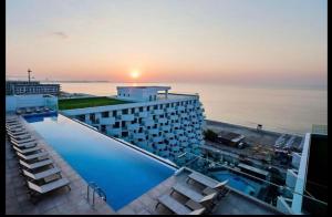 Rafine Alezzi Infinity Resort&Spa