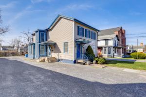 Walk to Dtwn Seneca Falls Apt with Fire Pit!