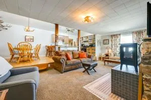 8 Mi to Hiking Home with Patio in Dtwn Pioche - Panaca