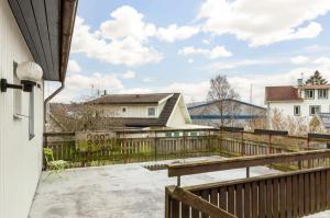 Premium Workers Home 10 bedrooms Near Volvo