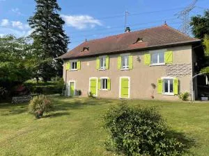 Dauphinoise house, heated pool, mountain view - Les Abrets