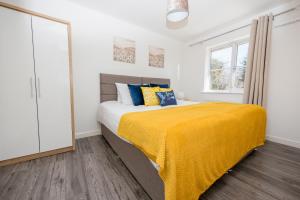 KVM Swan House by KVM Stays