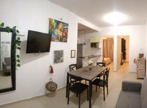 Families & Couples & Couples