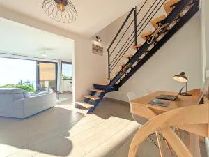 Fare Painapo - Spacious, Modern, Beautiful View - Apomaoro