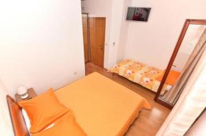 Apartments by the sea Tucepi, Makarska - 23944