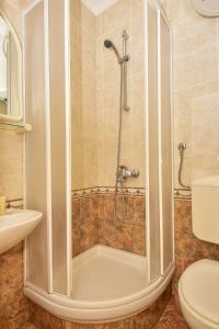 Apartments by the sea Tucepi, Makarska - 23944