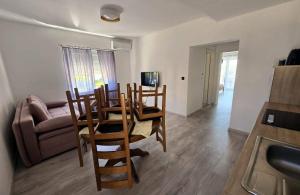 Apartments with parking space Barbat, Rab - 24096