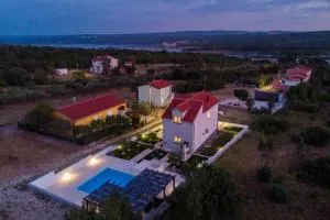Family friendly house with a swimming pool Krusevo, Novigrad - 24069 - Bašić