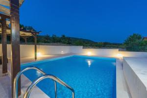 Family friendly house with a swimming pool Krusevo, Novigrad - 24069