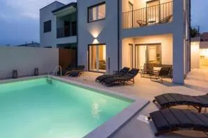 Luxury villa with a swimming pool Nova Vas, Porec - 24282 - Radoši kod Višnjana