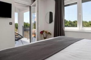 Luxury villa with a swimming pool Nova Vas, Porec - 24282