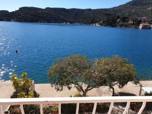 Villa Malfi-Studio Apartment with Balcony and Sea View A2