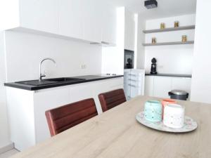 Apartment near Epernayplein, Family-Friendly Stay