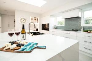 Luxury Mooloolaba Retreat with Spa & Pool
