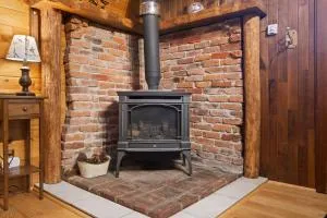 Rainier's Iconic Cabin with Forest Views & Hot Tub - Randle