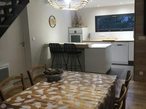 Chalets Chalet spacieux 170m2, jusqu-a 14 pers., lumineux salon et terrasse - FR-1-814-105 : photos des chambres