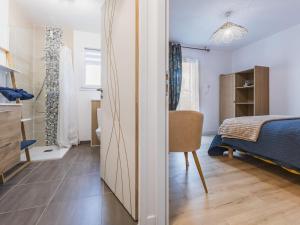 Chambre cosy avec terrasse privative et wifi à Missillac - FR-1-306-1306