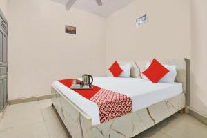 Hotel O Swarg Residency Near Nangloi Railway Station Metro Station
