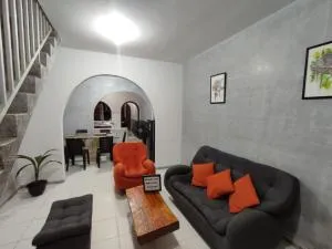 casa Huanuco hospedaje - 莱蒂西亚