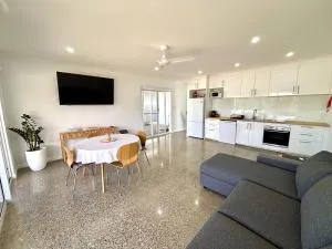 Port Denison Stays - Unit 1 - Drummond Cove