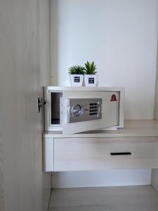 Claudio Homestay - 11th Floor - City Views - 55 UHD TV