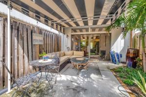Magnificent Beach Townhome Steps from Atlantic Ave