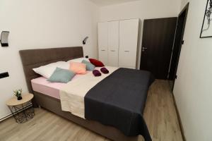 Fidelis Apartment - Walk to the Beach in Minutes