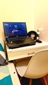 Veronica Greys Staycation 2BR