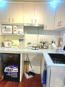 Veronica Greys Staycation 2BR