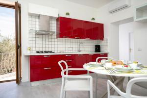 The Phoenix - Modern Breathtaking Sea View Apartment with 2 Terraces, 2 Balconies, small private garden and private parking