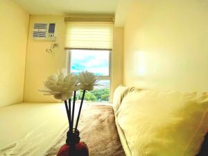 Veronica Greys Staycation 1BR