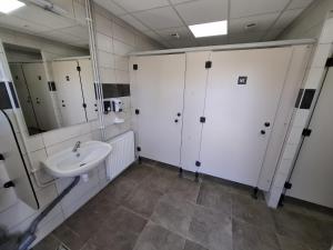 Campings Le Cabanon du camping : photos des chambres
