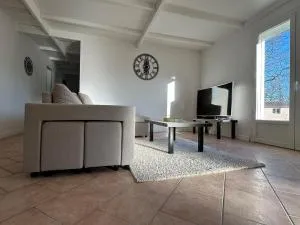 Villa maison individuelle avec jardin arboré - Ле-Ван