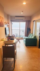 Seaview Condo The scenery is beautiful