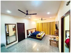 A Premium Hotel The Moon - Light & Restaurant - Valley Mountain View with Wifi - Room Service Available - Best Vacation Stay with Family - Bhowāli