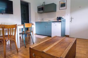 B&B / Chambres d'hotes Le Jardin de Moulis, Saint Girons, Ariege, Pyrenees, : photos des chambres