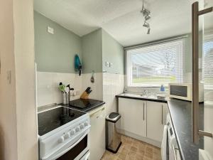 The Look Out, A 2 Bedroom Chalet with Allocated Parking