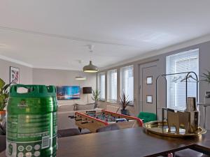 Zentr Stuttgart Gruppen-Duplex 13 Schlafplätze, PS5, Spiele & Terrasse - Hotel 3 stelle a Stoccarda