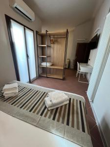 Lake View Apartment, MantegnaHotels