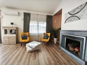 Luxury Villa in Vallromanes - Mountain Views, Pool, Close to Barcelona and the Beach