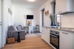 Lumos - The City Center Apartment