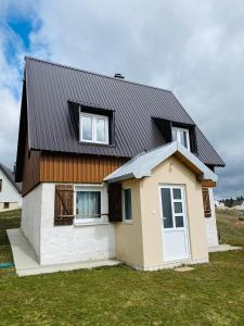 Holiday Home Apartman Aco